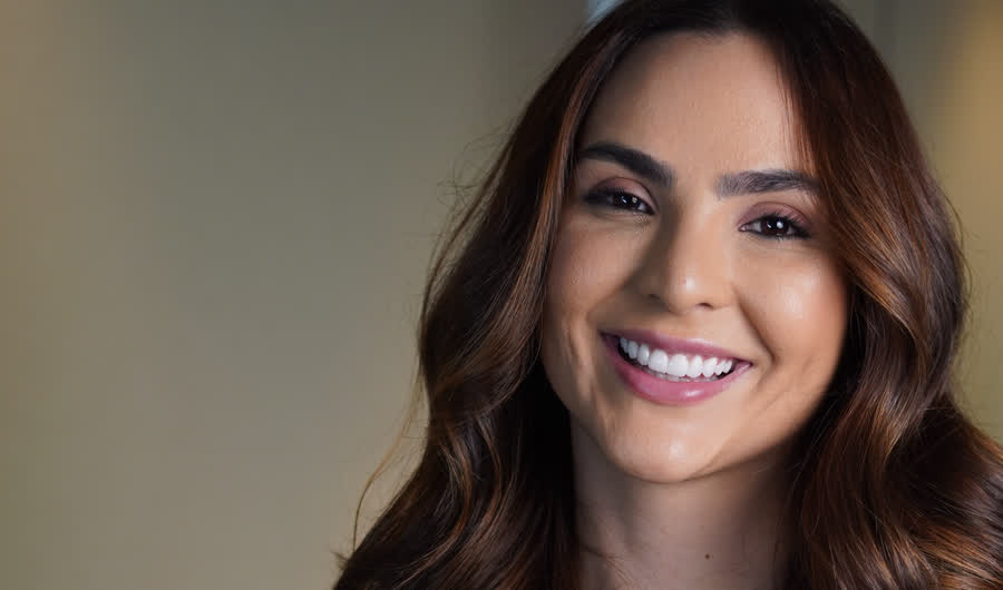 Sorriso da Dra. Mirela Gomes